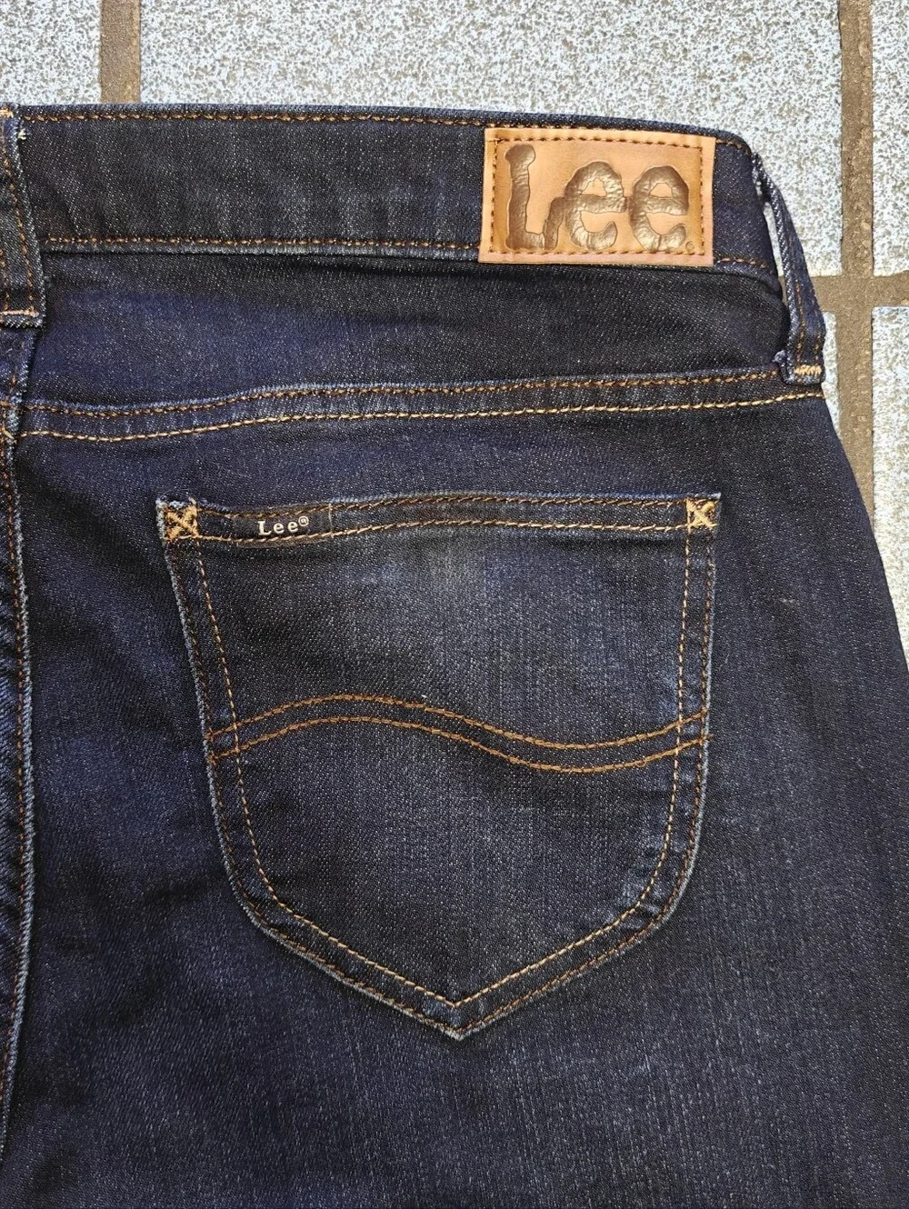 Lee Dark Straight Leg Mid Rise Indigo Women’s Straight-Leg Jeans Size 12